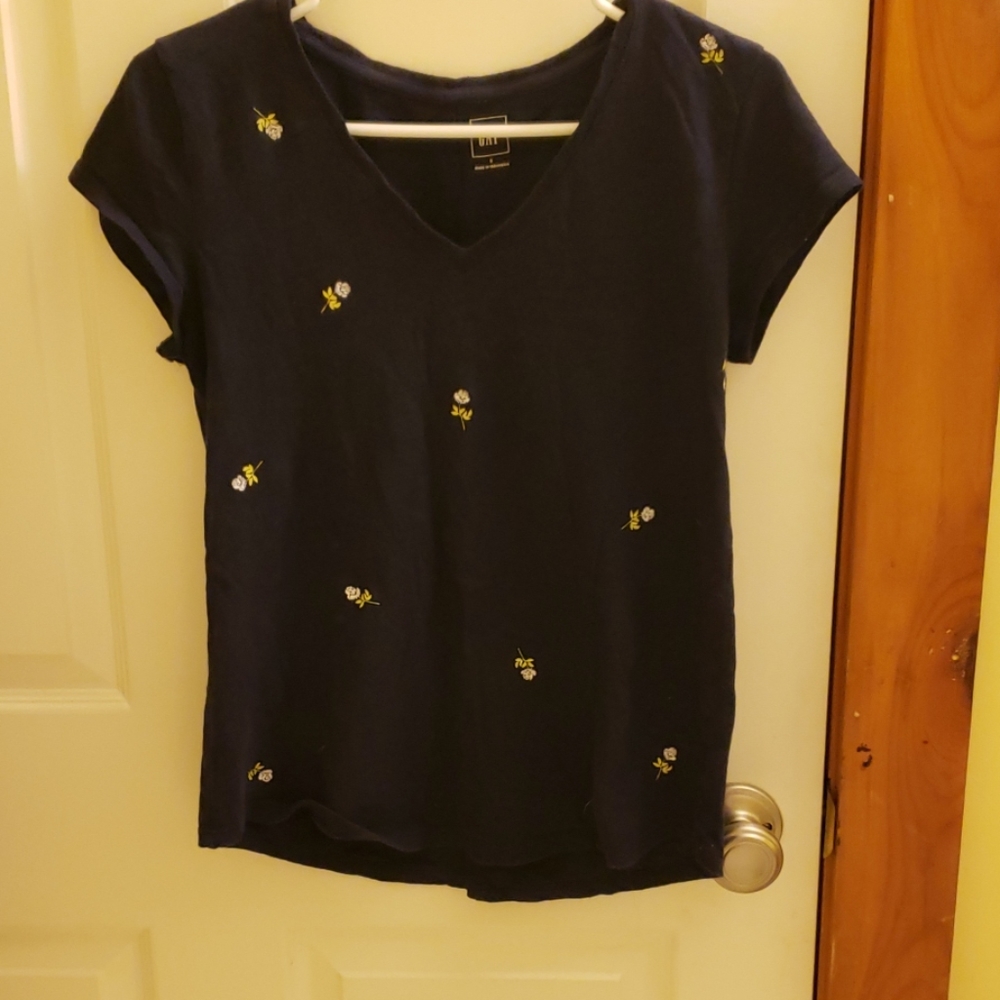 Gap t shirt